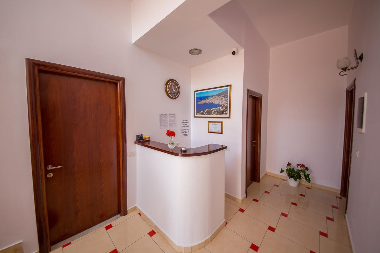 Alina Hotel